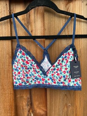 Abercrombie & Fitch Floral Lace-Trim Bralette in Blue